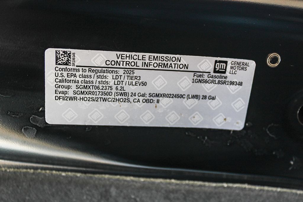 Used 2025 Chevrolet Suburban High Country AWD/4WD image 29