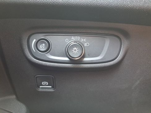 Used 2024 GMC Terrain SLE FWD image 14