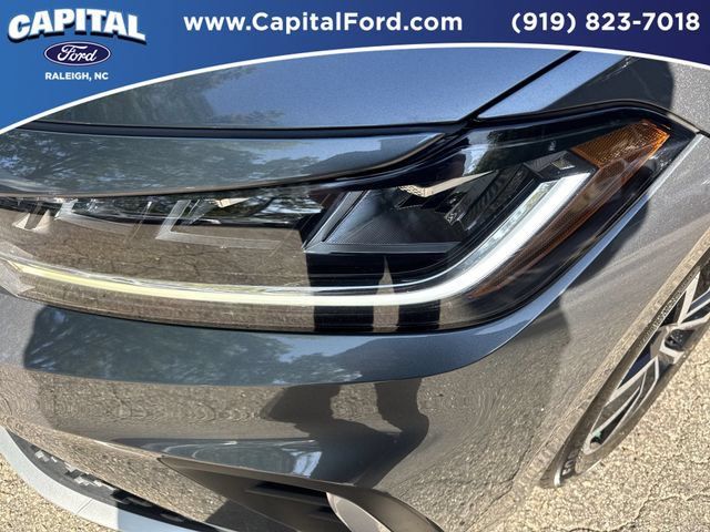Used 2025 Volkswagen Jetta SE FWD image 11