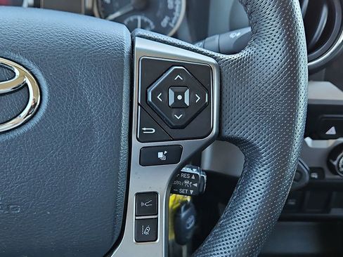 Used 2020 Toyota Tacoma SR5 w/ SR5 Appearance Package (SM) image 20