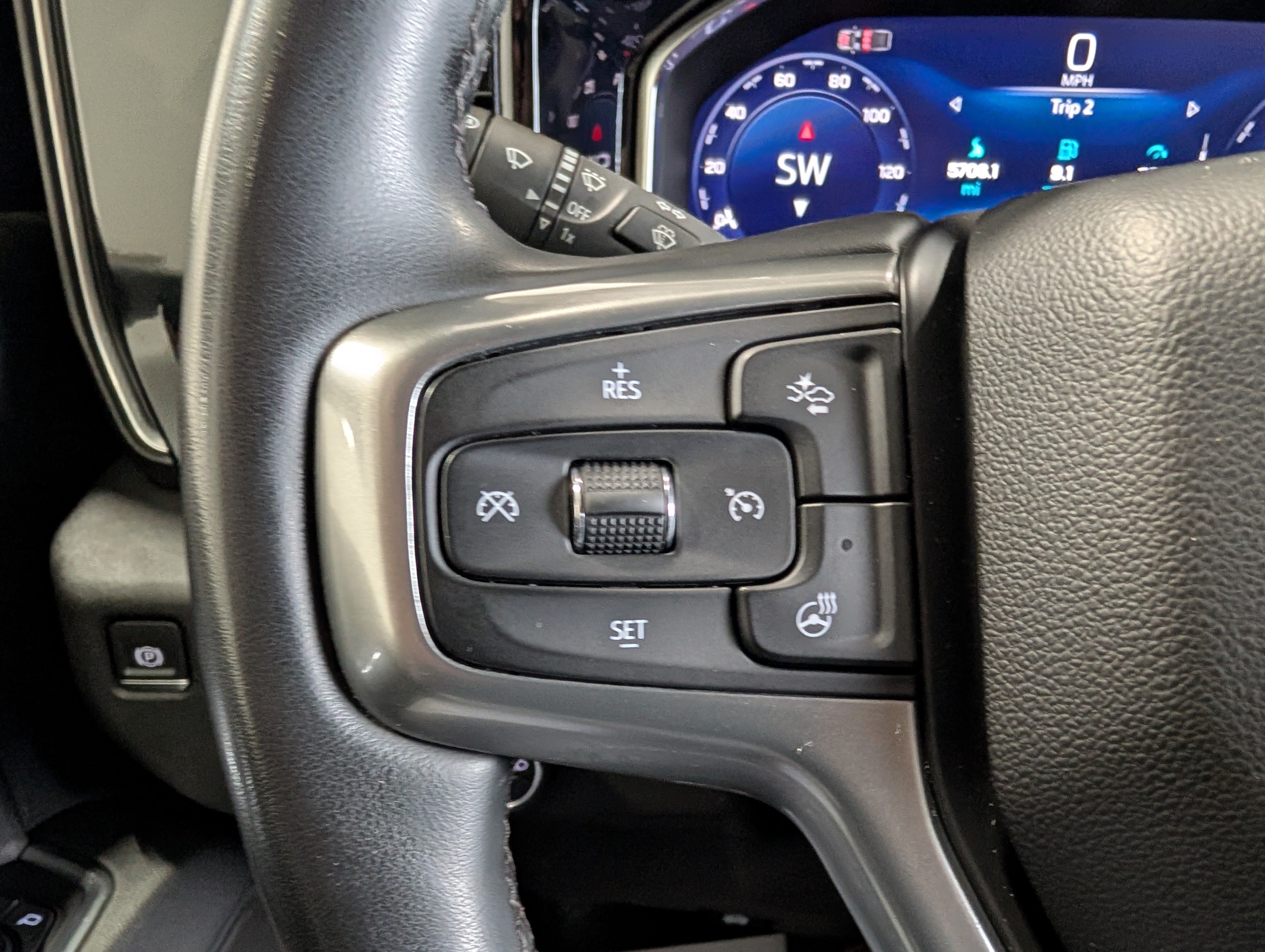Used 2024 Chevrolet Silverado 2500 LT w/ Midnight Edition AWD/4WD image 23