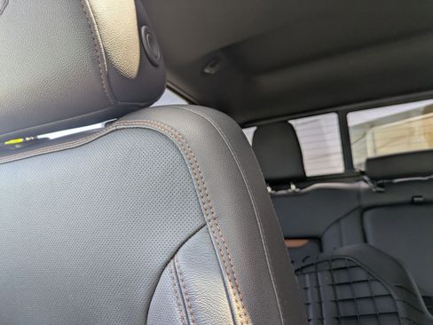 Used 2022 GMC Sierra 1500 AT4 w/ AT4 Premium Package AWD/4WD image 26