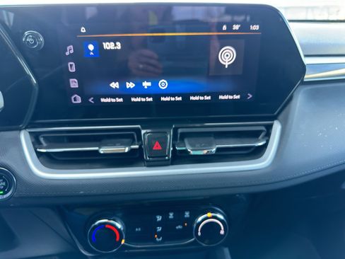 Used 2025 Chevrolet TrailBlazer LT image 14