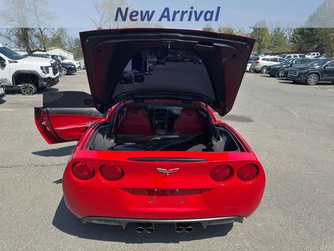 Used 2006 Chevrolet Corvette Coupe w/ Preferred Equipment Group image 9