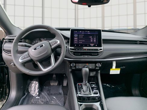 New 2026 Jeep Compass Latitude AWD/4WD image 24