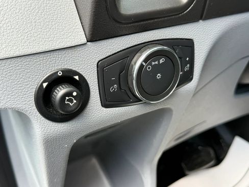 Used 2019 Ford Transit 250 148 Low Roof RWD image 19