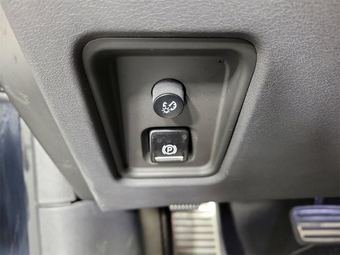 Used 2020 Chevrolet Corvette Stingray Preferred Cpe w/ 2LT Preferred Equipment Group image 30