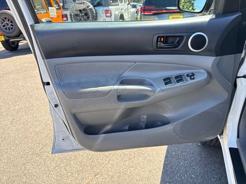 Used 2006 Toyota Tacoma PreRunner RWD image 15