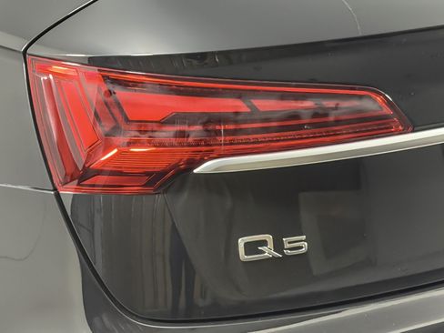 Used 2023 Audi Q5 2.0T Premium w/ Convenience Package AWD/4WD image 26