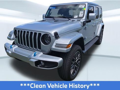 Used 2023 Jeep Wrangler Unlimited Sahara AWD/4WD image 4