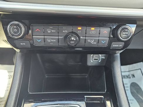 Used 2025 Jeep Compass Limited AWD/4WD image 49