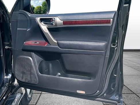 Used 2019 Lexus GX 460 Premium AWD/4WD image 32