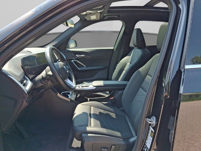 Used 2025 BMW X1 xDrive28i AWD/4WD image 16