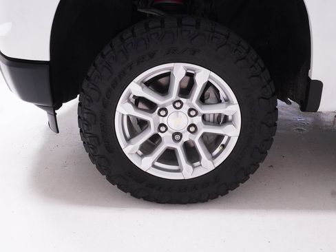 Used 2023 Chevrolet Silverado 1500 W/T w/ WT Value Package AWD/4WD image 9
