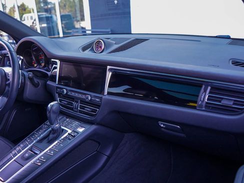 Used 2021 Porsche Macan image 29
