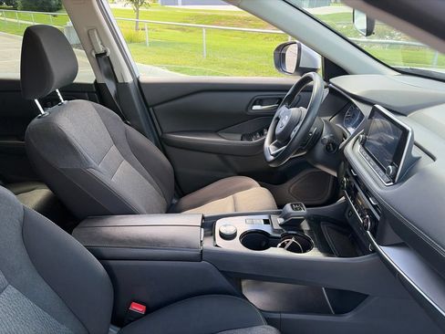 Used 2024 Nissan Rogue SV AWD/4WD image 30