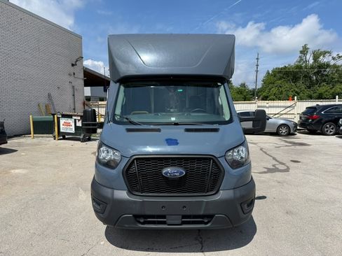 Used 2021 Ford Transit 350 DRW RWD image 3