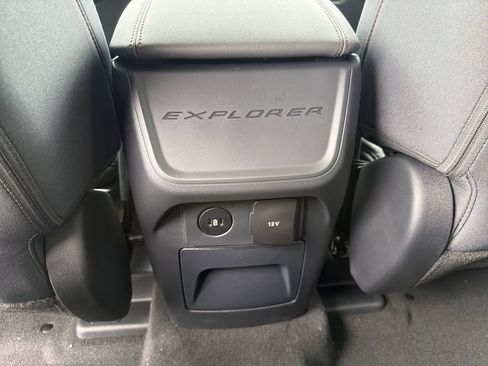 New 2026 Ford Explorer Active RWD image 5