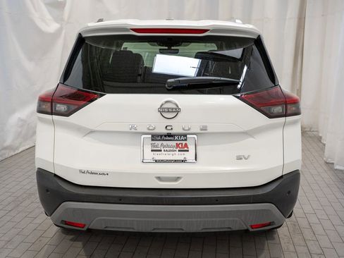 Used 2023 Nissan Rogue SV w/ SV Premium B Package image 4