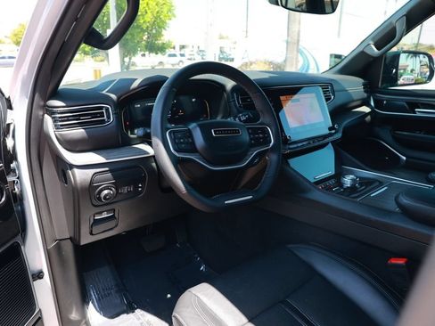 Used 2023 Jeep Wagoneer Series II AWD/4WD image 17