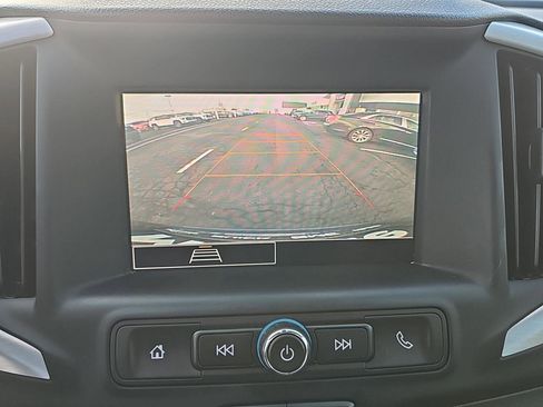 Used 2023 GMC Terrain SLE w/ Driver Convenience Package image 7