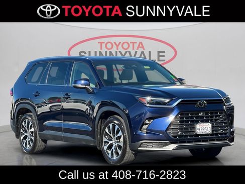 Used 2024 Toyota Grand Highlander AWD Hybrid image 10