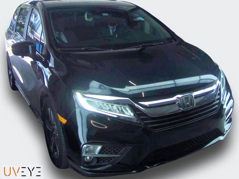 Used 2018 Honda Odyssey Touring image 2