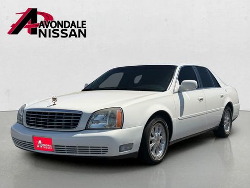 Used 2004 Cadillac De Ville FWD image 2