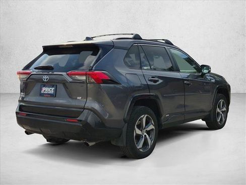 Used 2021 Toyota RAV4 SE w/ Weather & Moonroof Package AWD/4WD image 5