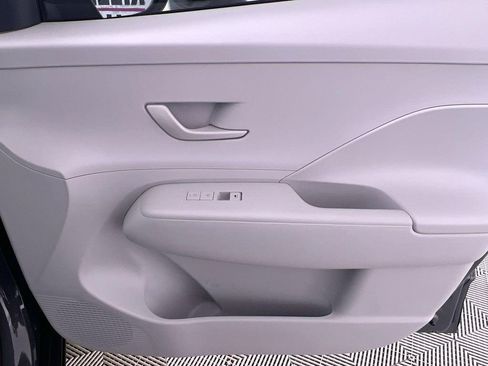 Used 2026 Hyundai Kona SE image 32