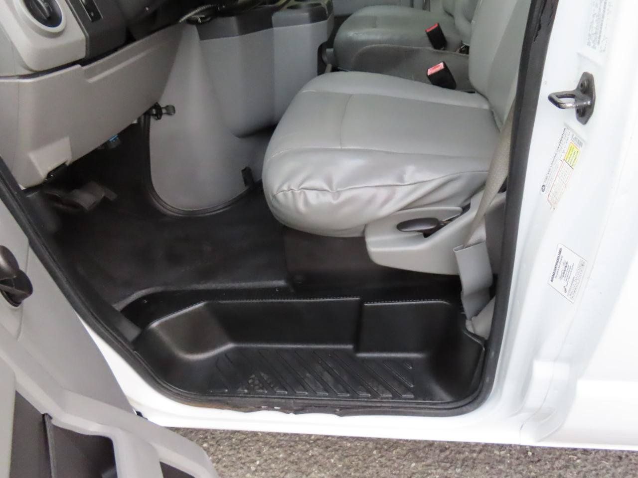 Used 2012 Ford E-150 and Econoline 150 RWD image 15