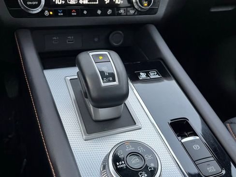 Used 2023 Mitsubishi Outlander SEL image 11