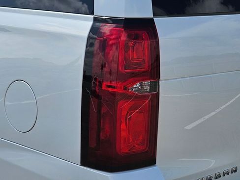Used 2019 Chevrolet Suburban Premier RWD image 13
