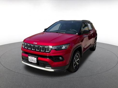 Used 2025 Jeep Compass Limited AWD/4WD image 15