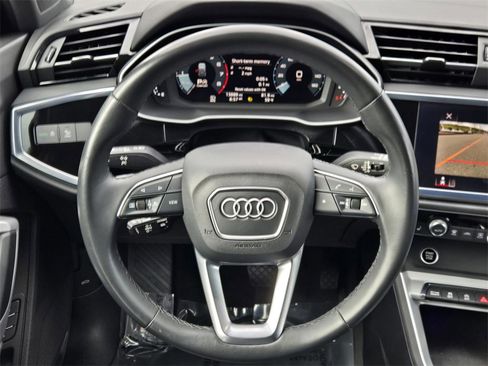 Used 2022 Audi Q3 2.0T Premium Plus w/ Premium Plus Package image 14