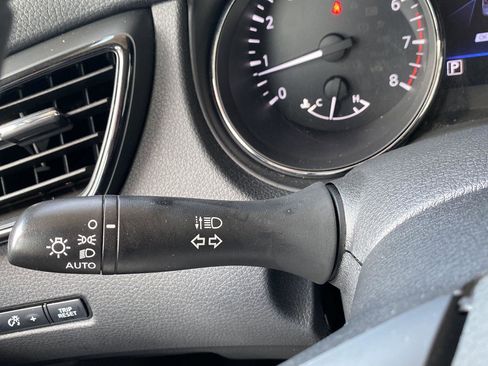 Used 2019 Nissan Rogue SV w/ Premium Package AWD/4WD image 40