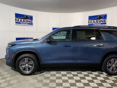 Used 2024 Chevrolet Traverse LT w/ Trailering Package FWD image 7