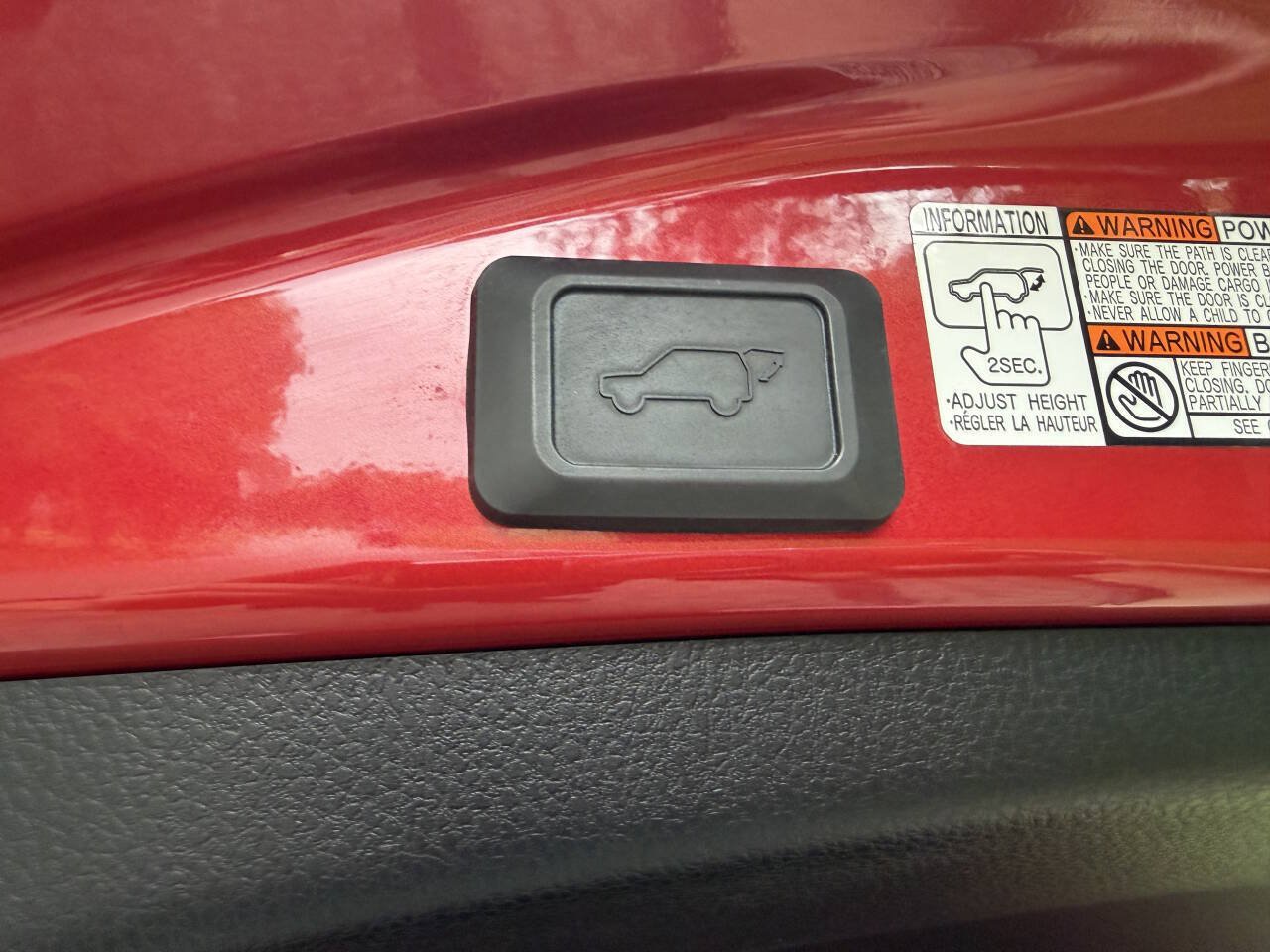 Used 2017 Toyota RAV4 XLE FWD image 14
