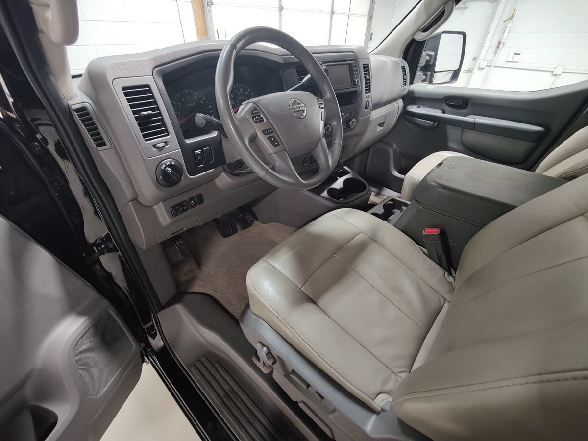Used 2015 Nissan NV 3500 SL w/ Technology Package RWD image 28