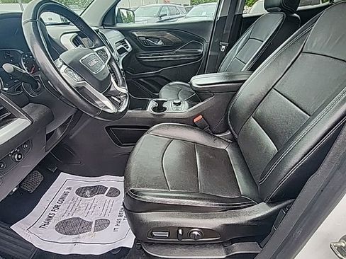 Used 2023 GMC Terrain SLT image 16