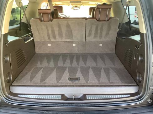 Used 2015 Chevrolet Suburban LTZ image 34