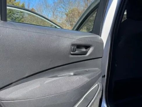 Used 2022 Toyota Corolla LE image 12