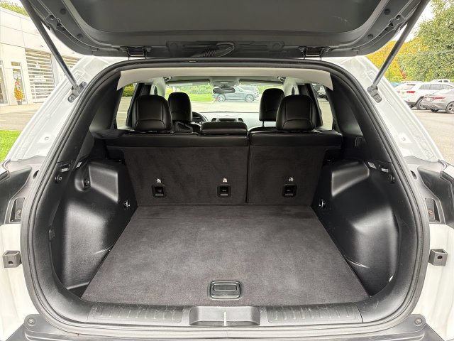 Used 2019 Jeep Cherokee Latitude Plus AWD/4WD image 26