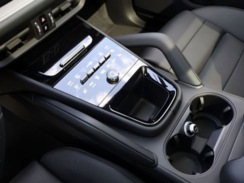 New 2026 Porsche Cayenne AWD/4WD image 24