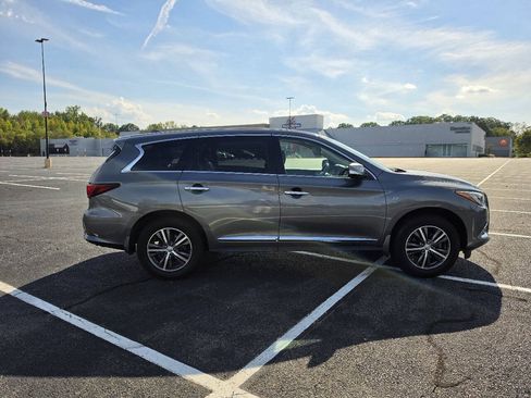 Used 2017 INFINITI QX60 Luxe AWD/4WD image 9