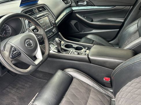 Used 2019 Nissan Maxima SR w/ Premium Package FWD image 9