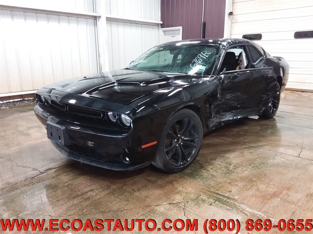 Used 2017 Dodge Challenger SXT w/ Blacktop Package RWD image 1