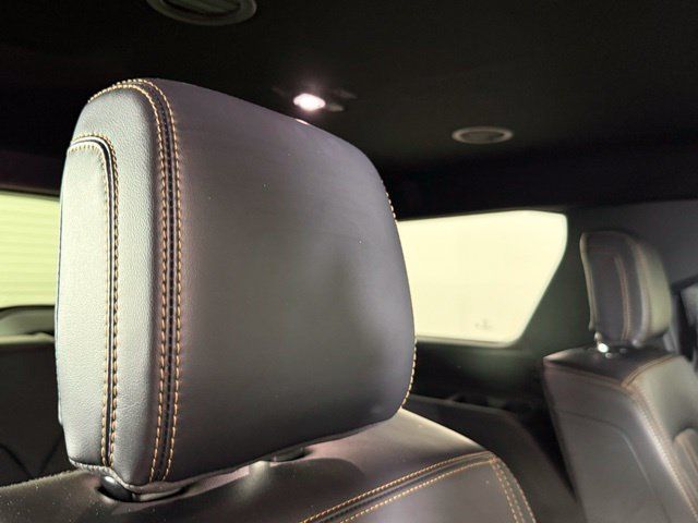 Used 2024 Ford Expedition Platinum AWD/4WD image 29