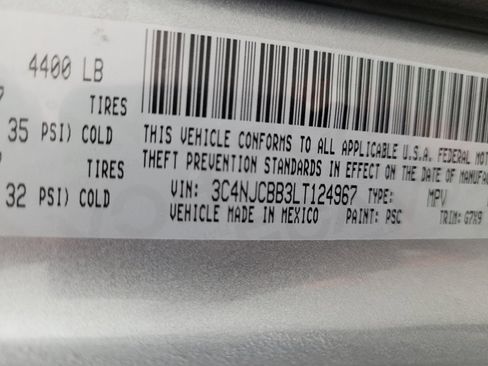 Used 2020 Jeep Compass Latitude FWD image 33
