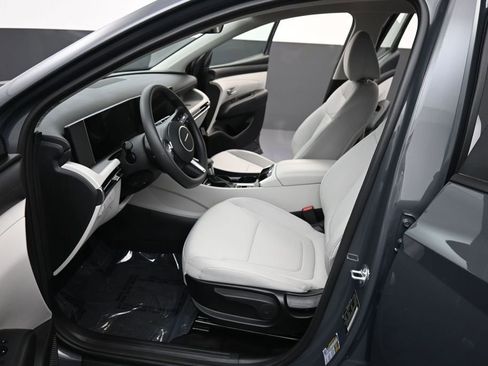 Certified 2026 Hyundai Tucson SE FWD image 12